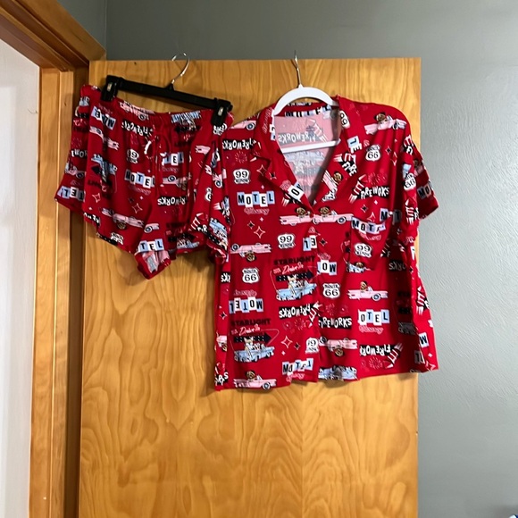 (2) Piece Top and Short Set Red. Color size large - Picture 1 of 5